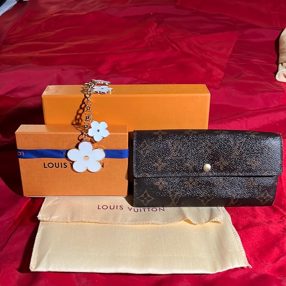 Authentic LOUIS VUITTON Porte feuille Sara Foldable Long Wallet Monogram M61734 - Picture 1 of 8